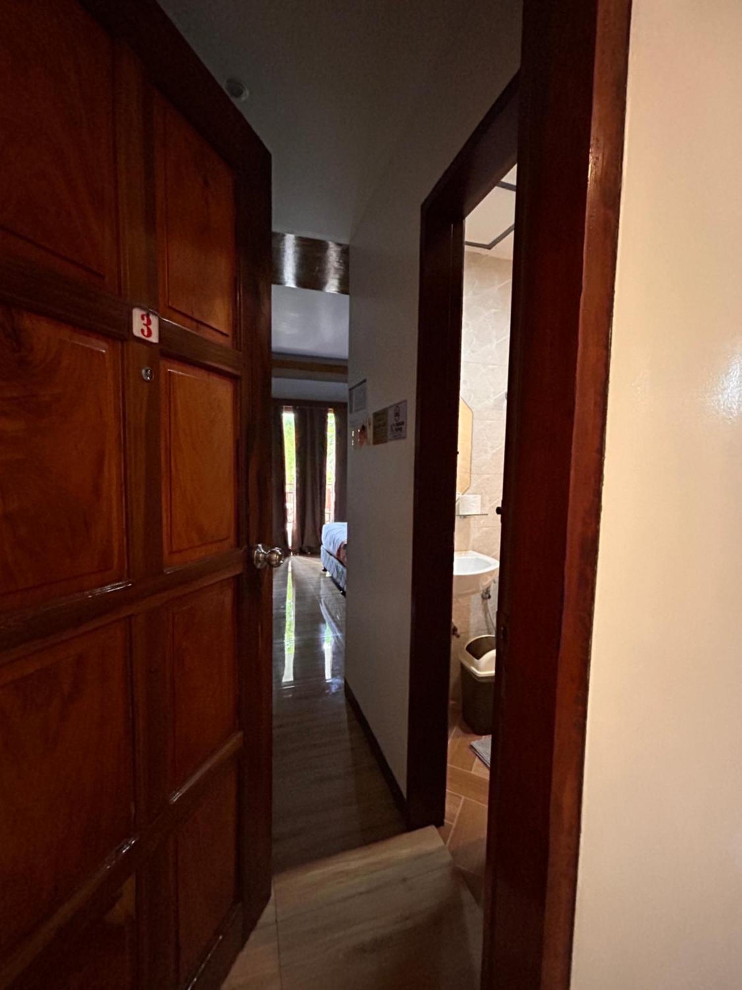 Puyo Suites Homestay General Luna  Exterior photo